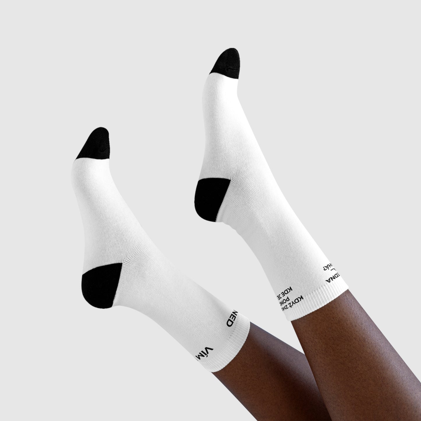 Bílé ponožky s českým nápisem – CELOPLOŠNÝ POTISK – unisex
