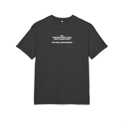 Vim Hned Text Graphic Tee | Minimal Czech Phrase Shirt
